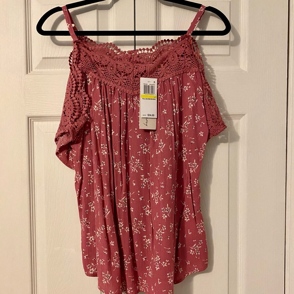 Cold shoulder crochet top